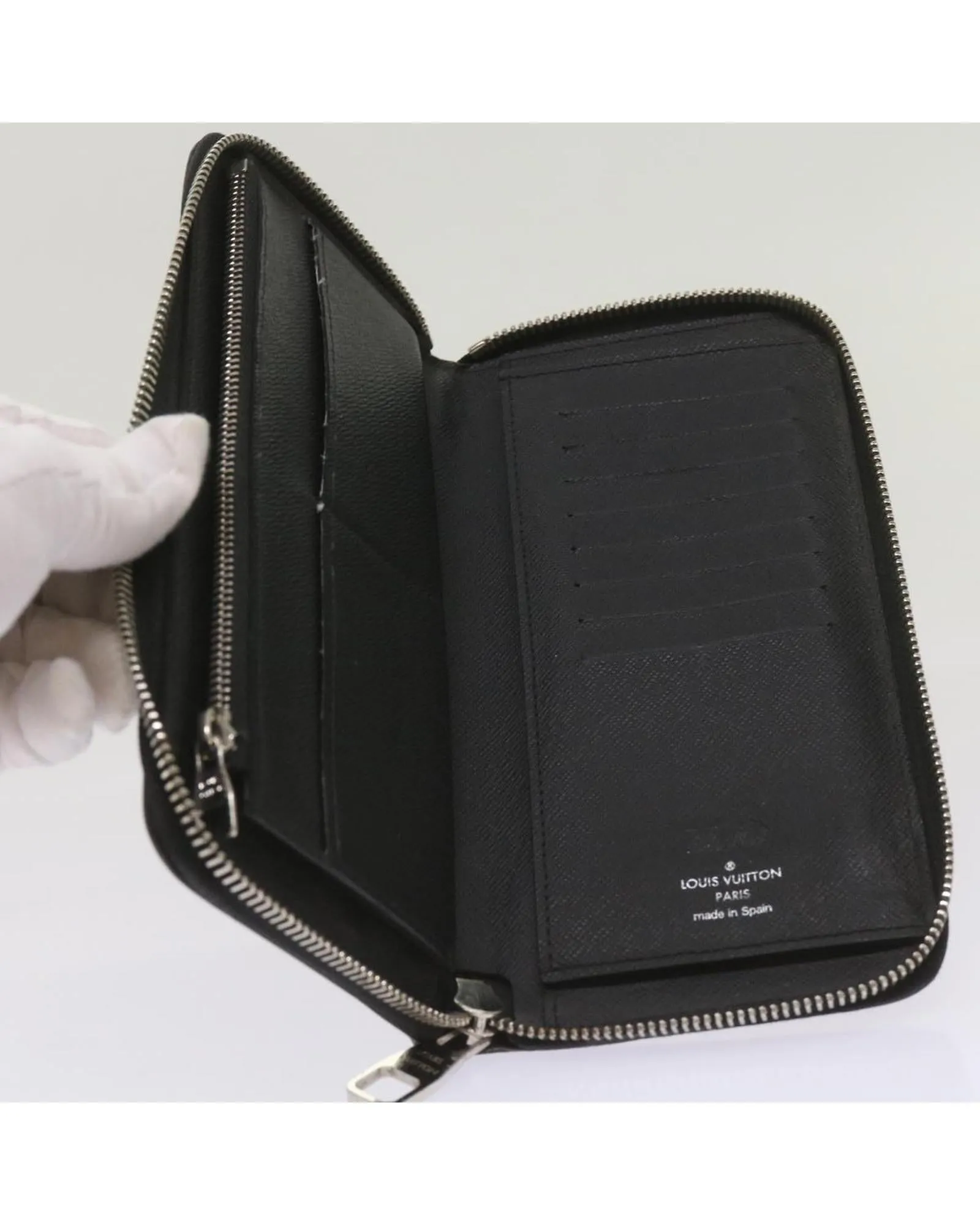 Epi Zippy Vertical Long Wallet in Black