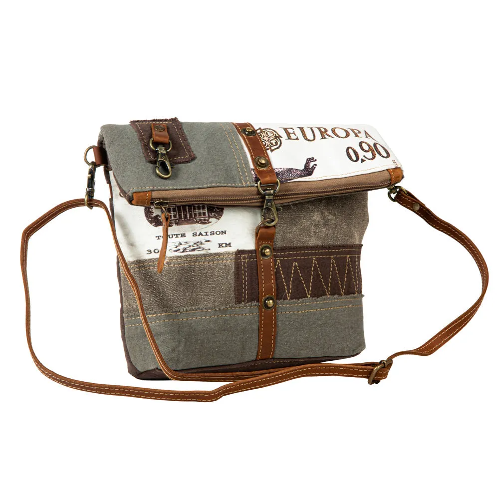 Francais Pathway Flapped Small & Crossbody Bag